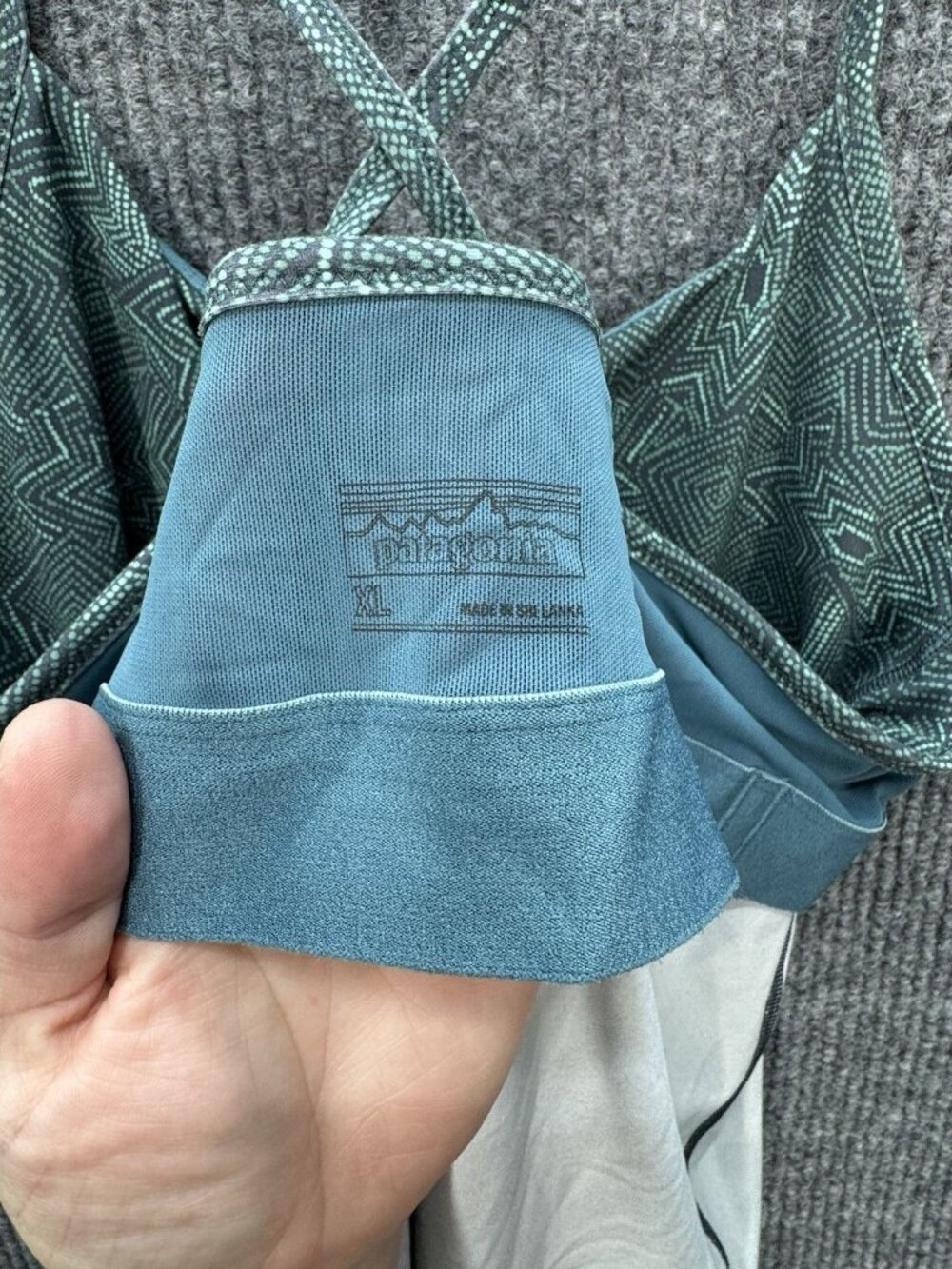 Patagonia Cross Beta Tank Top Womens XL Slim Fit Teal Green Shelf Bra Yoga 23490 - Picture 6 of 10